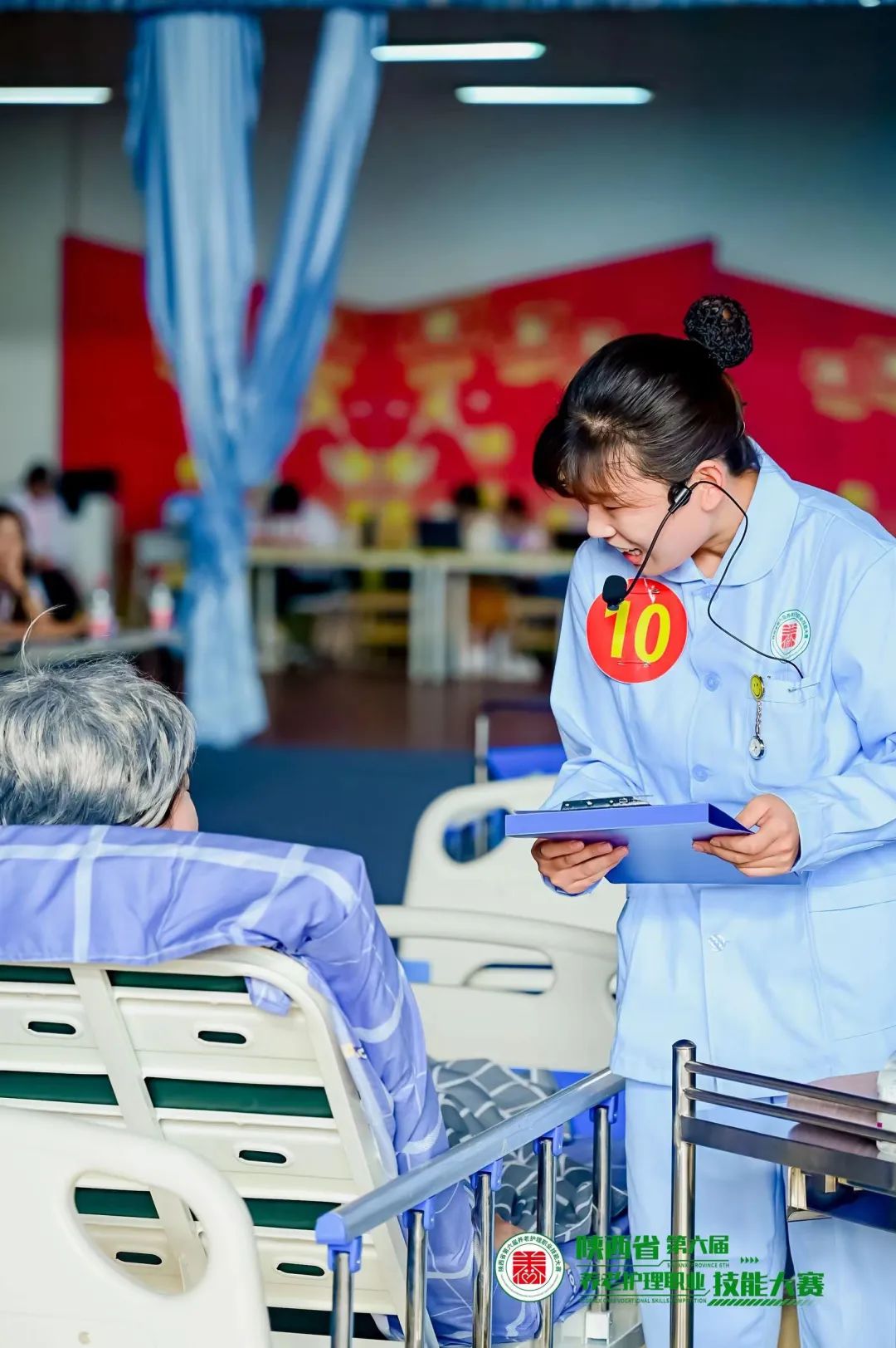 頤悅養(yǎng)老公司的李露露，你是好樣的！