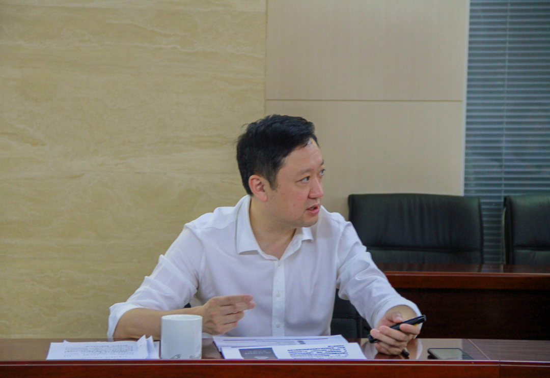 杜巖岫同志參加支部活動(dòng)，為黨員講授黨課